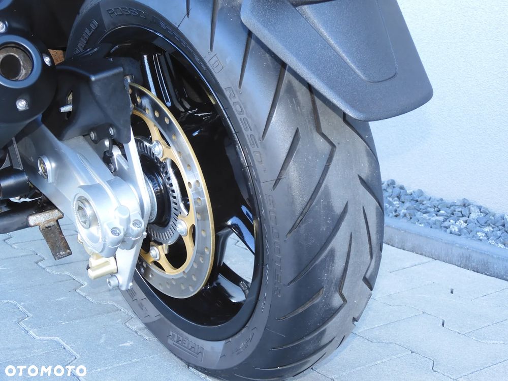 Aprilia SRV 850 - 30