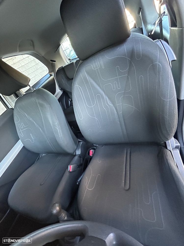 Toyota Yaris 1.0 VVT-i AC Manual - 24