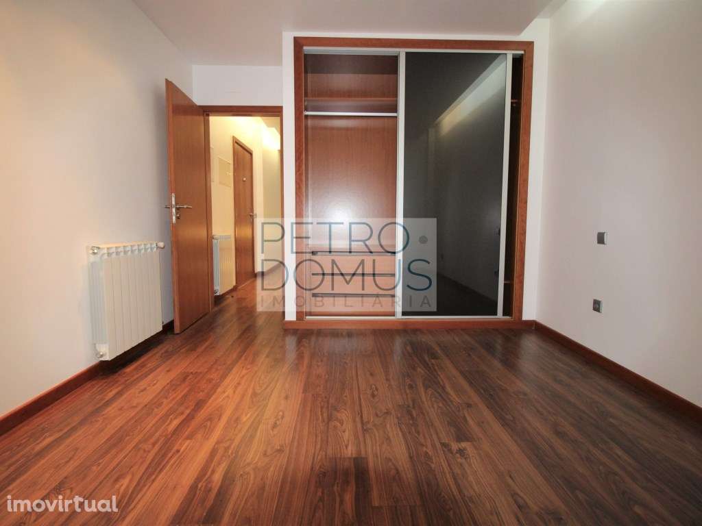 APARTAMENTO T1 - AV. MARQUÊS DE POMBAL - Grande imagem: 5/13