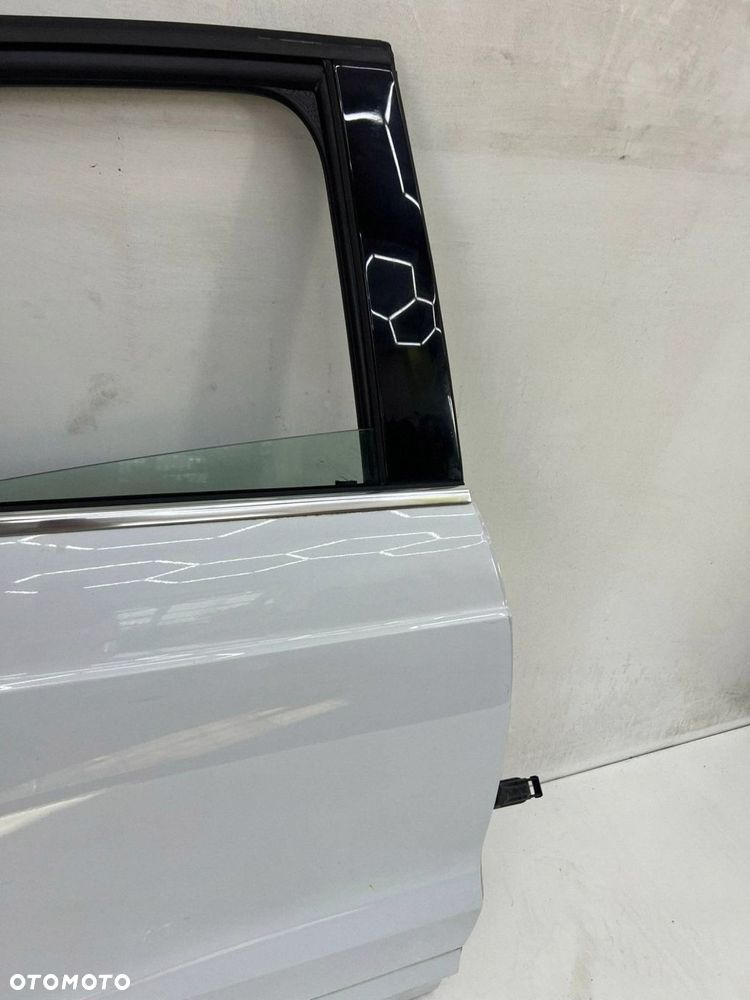 Drzwi tylne LS9R Audi Q3 8U PRAWE - 4