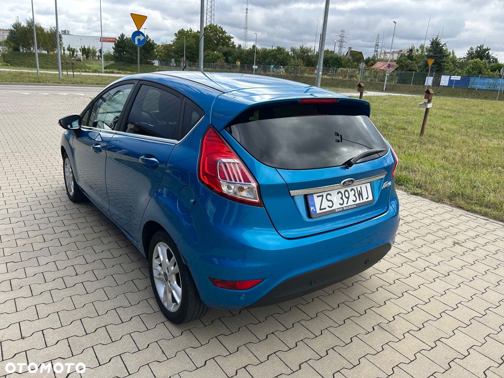 Ford Fiesta 1.0 EcoBoost S&S TITANIUM - 5