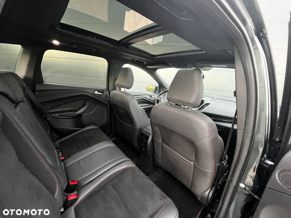 Ford Kuga 1.5 EcoBoost 2x4 ST-Line - 14