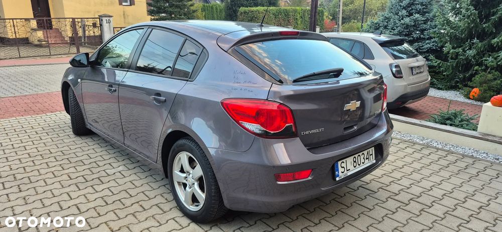 Chevrolet Cruze 2011 photo 2