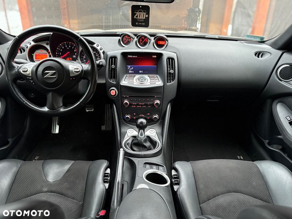 Nissan 370 Z - 13