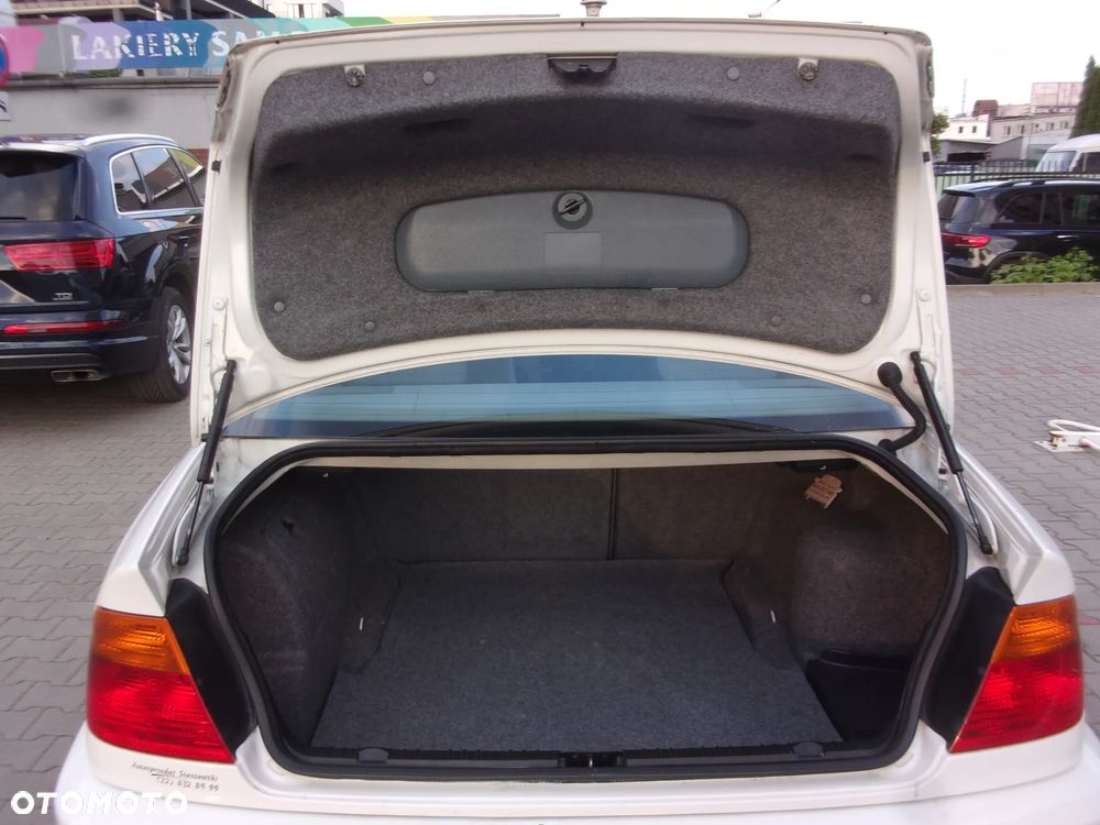 BMW Seria 3 - 18