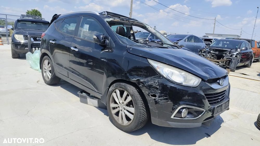 Dezmembrez Hyundai ix35 2.0 crdi automat 2012 - 1