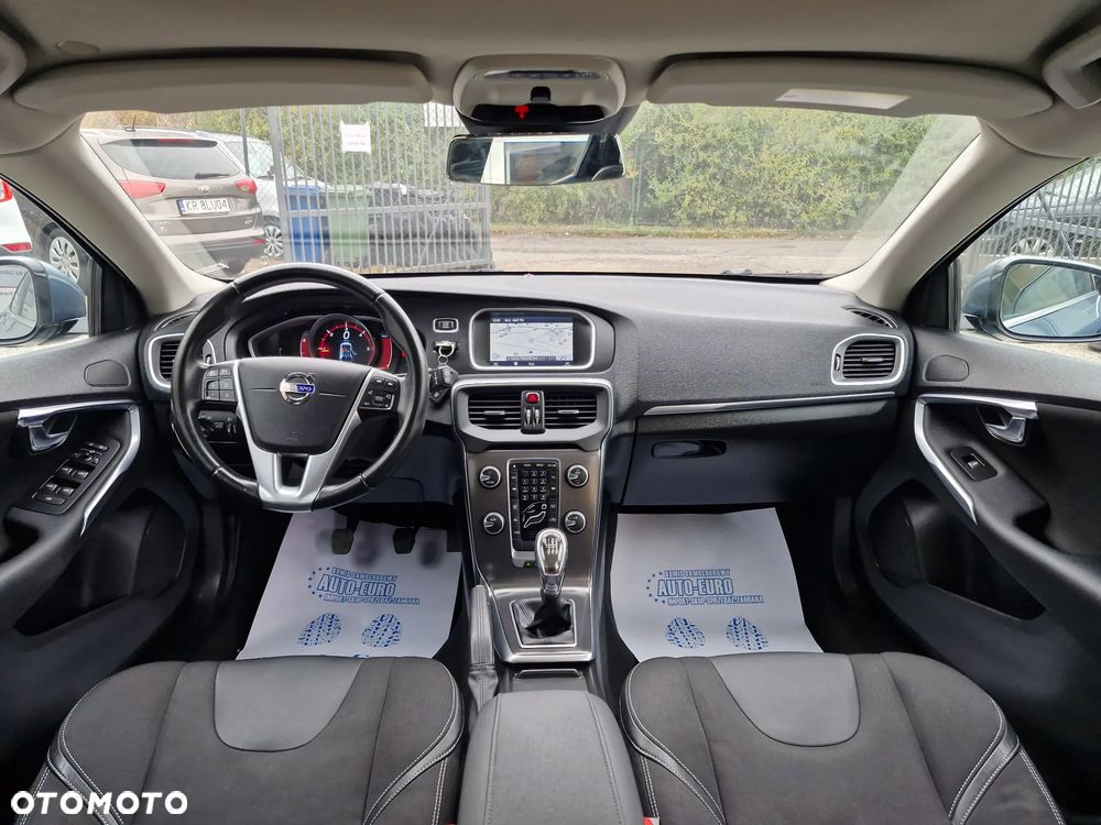 Volvo V40 D2 Momentum - 25