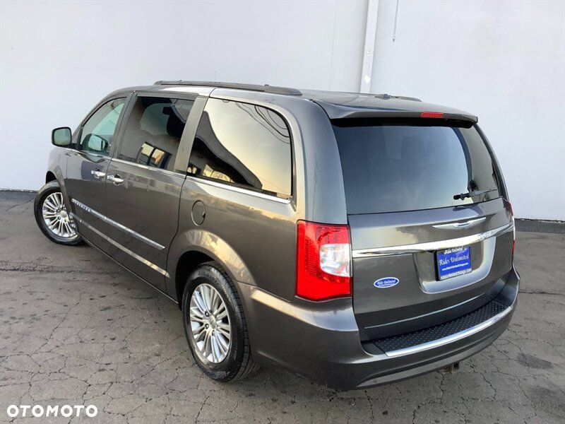 Chrysler Town & Country 3.6 Limited - 6