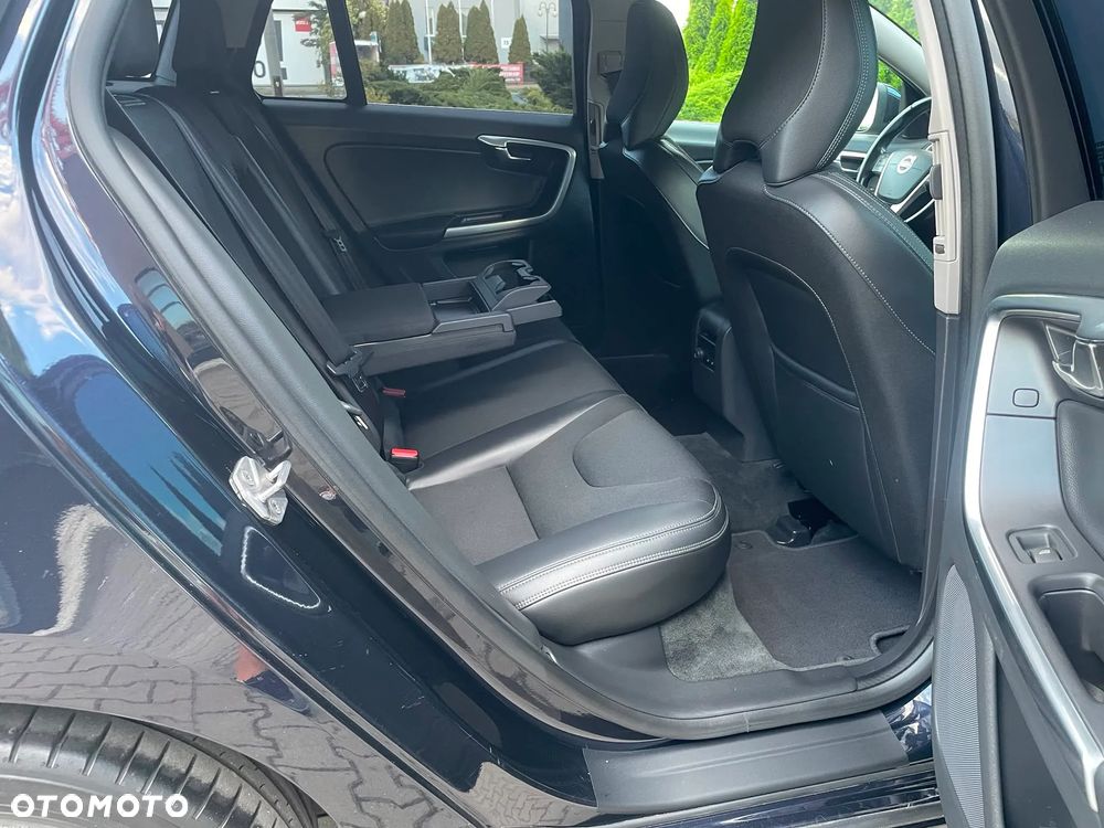 Volvo V60 D3 Momentum - 19