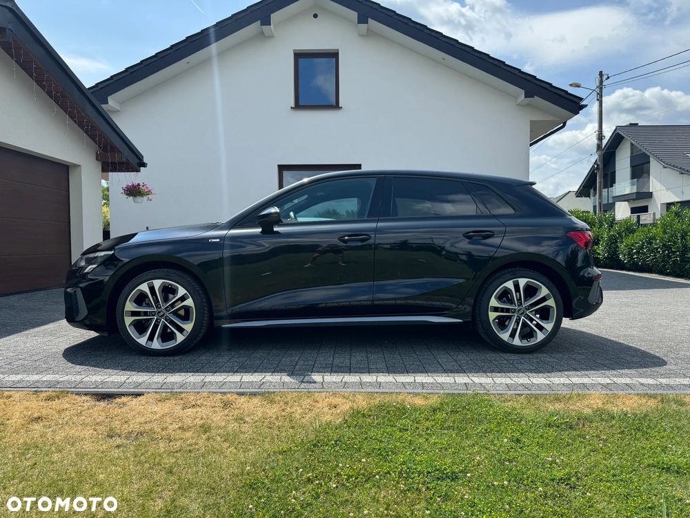 Audi A3 Sportback - 1