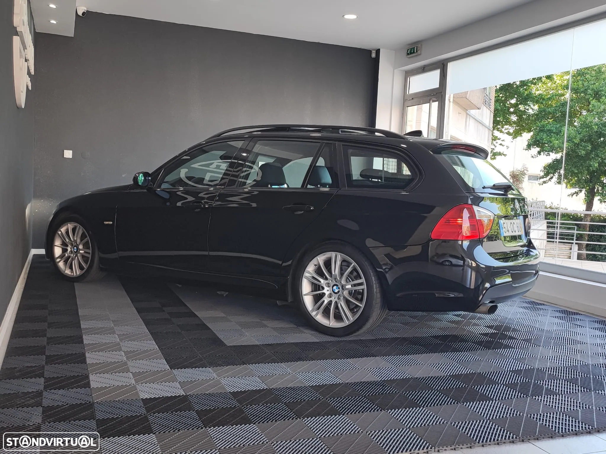 BMW 320 d Touring Navigation Sport - 17