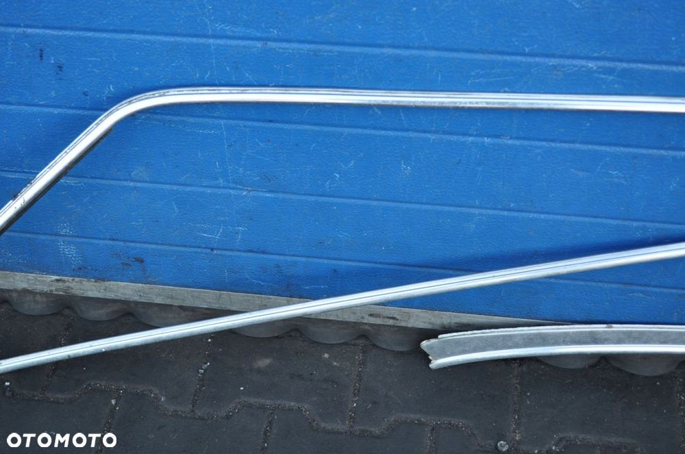 MERCEDES W123 LISTWA DACHU DACHOWA KOMPLET - 11