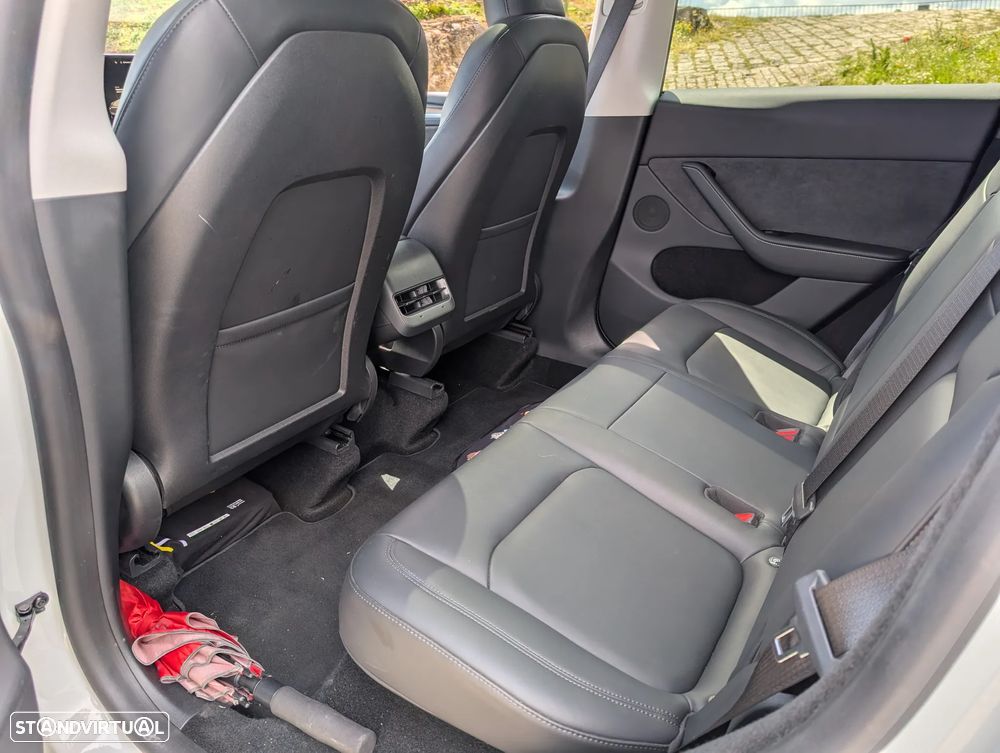 Tesla Model Y Long Range Dual Motor AWD - 7