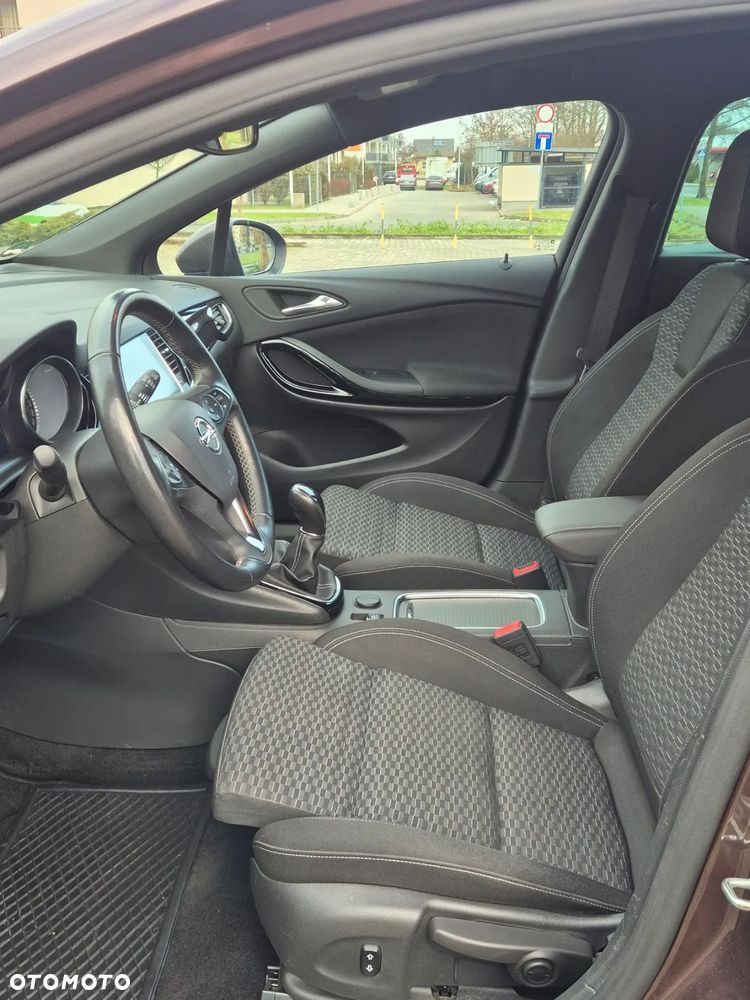 Opel Astra 1.4 Turbo Edition - 10