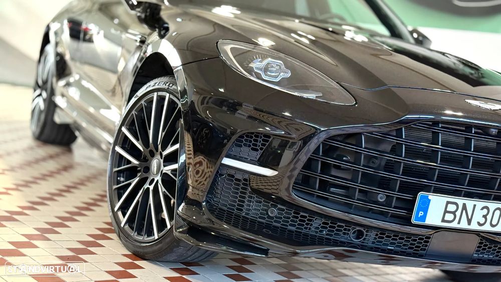 Aston Martin DBX 707 - 13