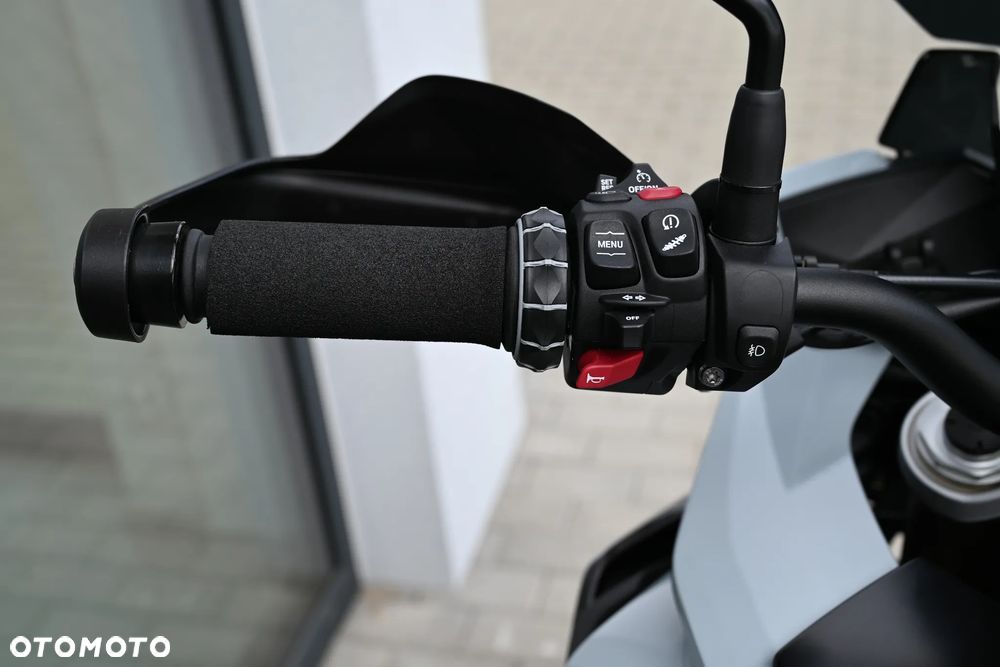 BMW XR - 28