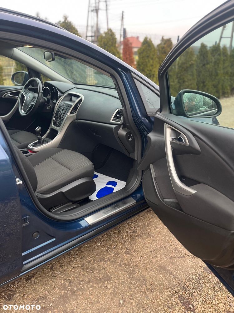 Opel Astra 1.4 Turbo - 4