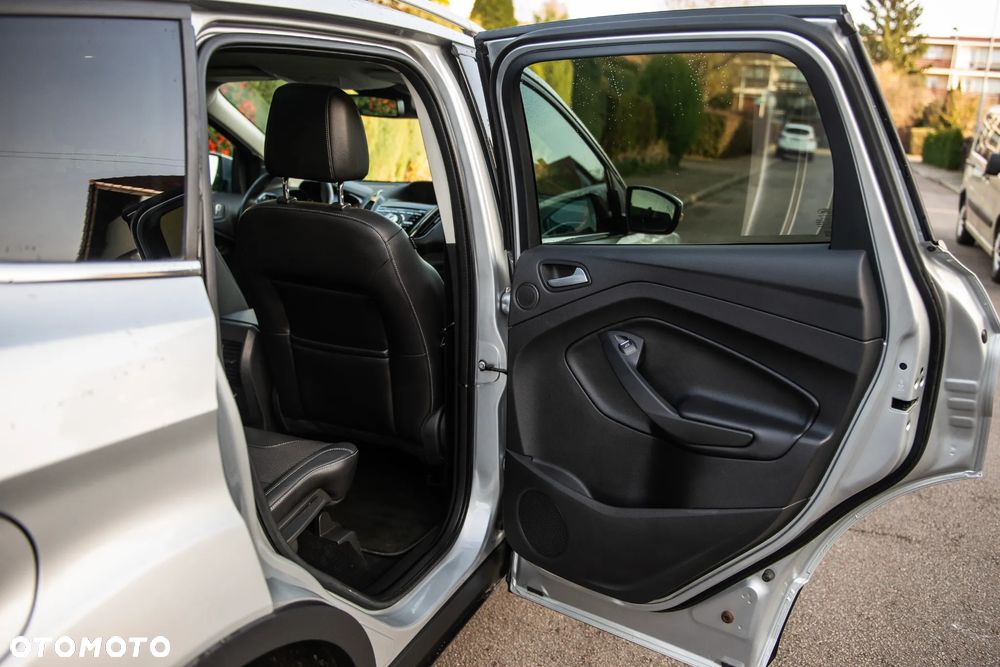 Ford Kuga 2.0 TDCi 4x4 Titanium - 24