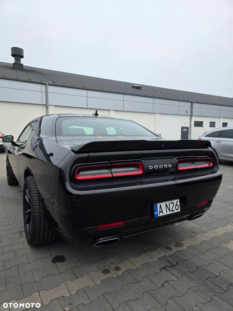 Dodge Challenger - 23