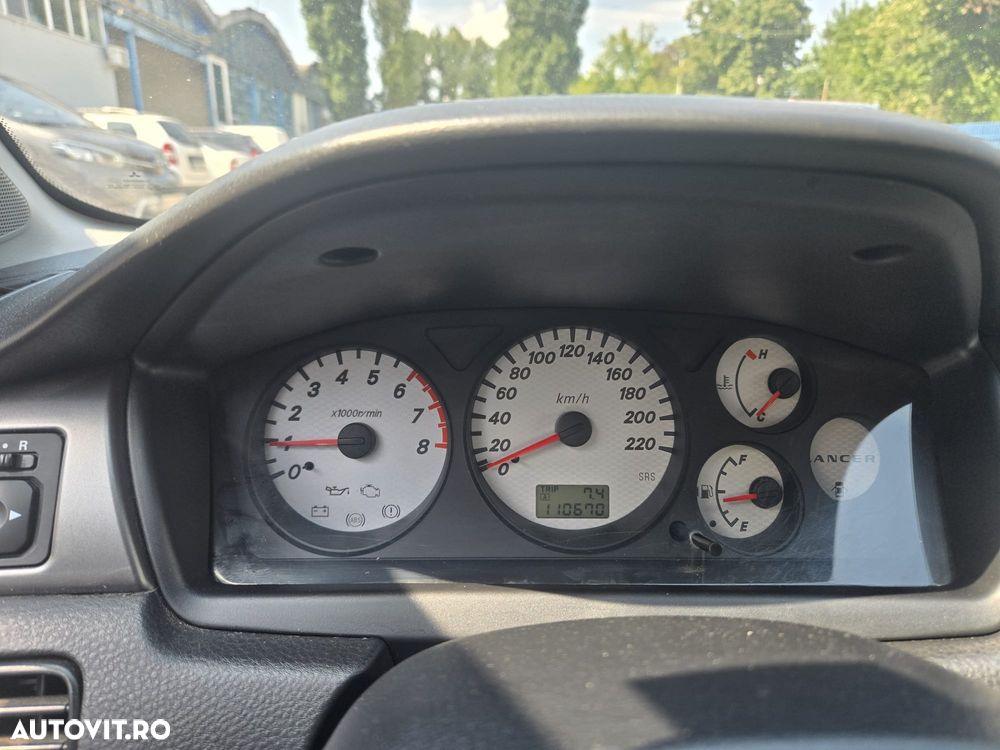 Mitsubishi Lancer 1.6 Invite - 8