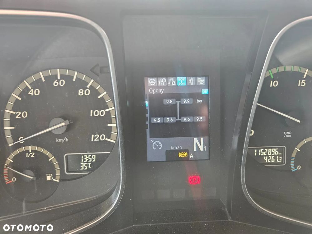 Mercedes-Benz 1842 - 3