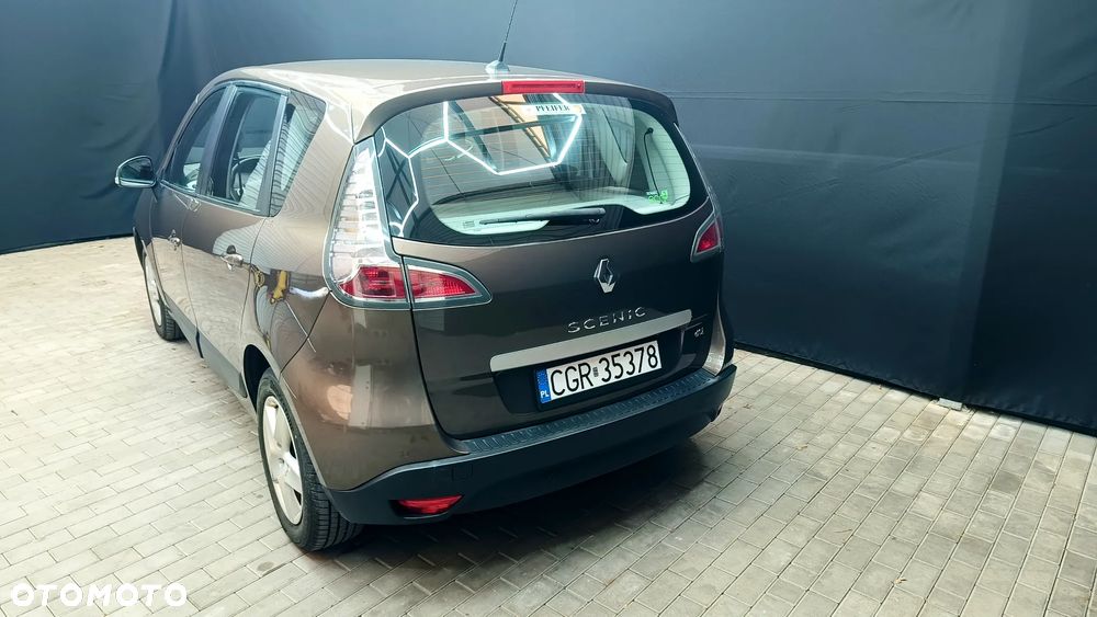 Renault Scenic 2012 photo 4