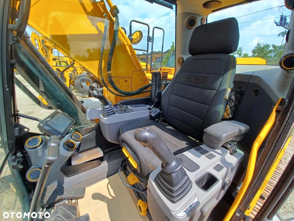 JCB JS 220X - 12