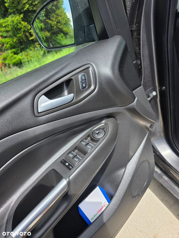Ford Kuga - 8