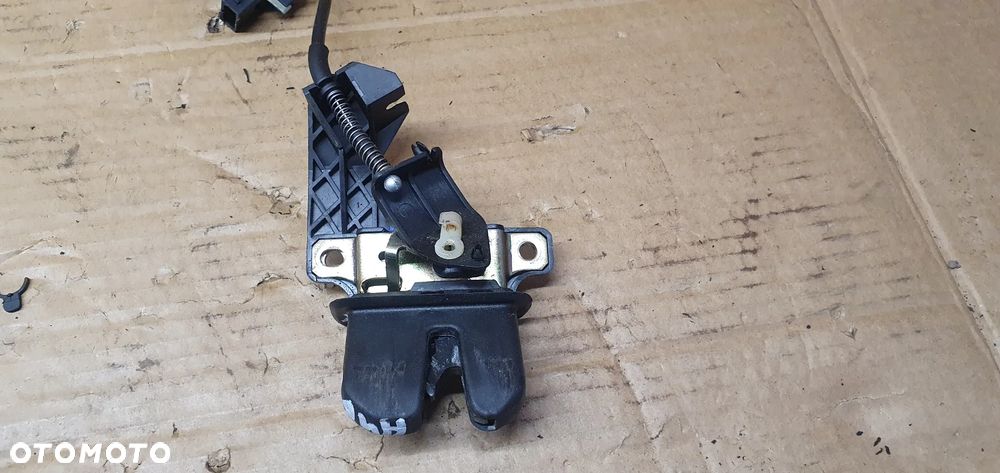 Zamek klapy bagażnika Audi A4 B6 Sedan 8E5827505B - 5