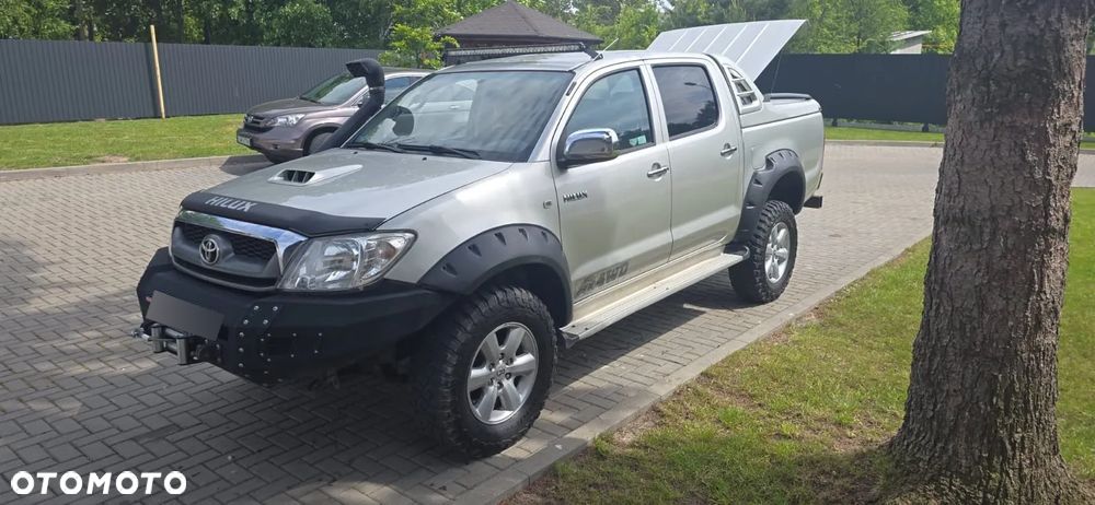 Toyota Hilux - 1