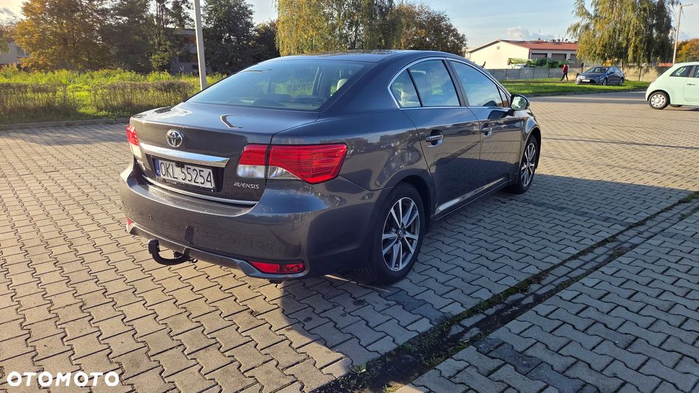 Toyota Avensis 1.8 Sol plus NAVI - 3