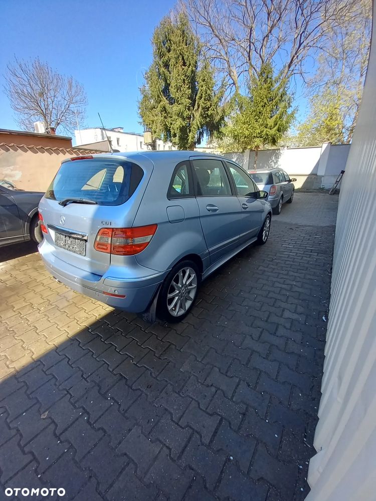 Mercedes-Benz Klasa B 200 CDI Autotronic - 11