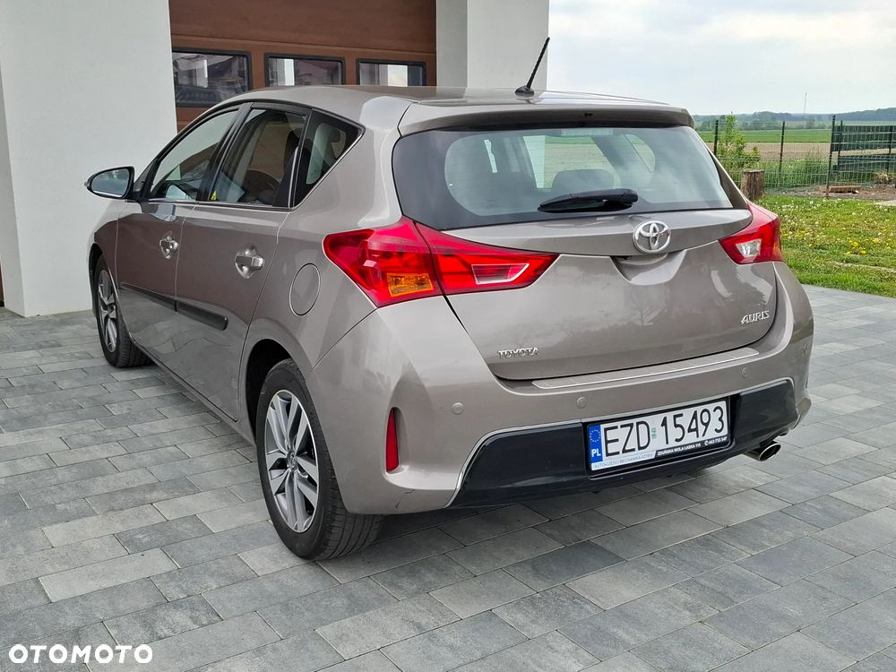 Toyota Auris 2.0 D-4D Executive - 31