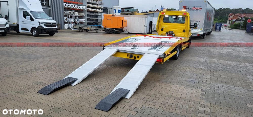 Iveco Daily 70C21H A8 P Laweta z zapadniami - 9