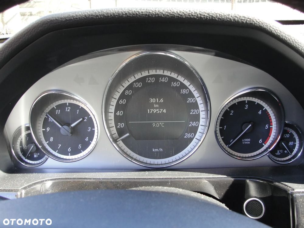 Mercedes-Benz Klasa E 220 CDI BlueEff Avantgarde - 14