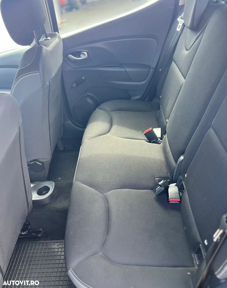 Renault Clio 1.2 16V 75 Life - 13