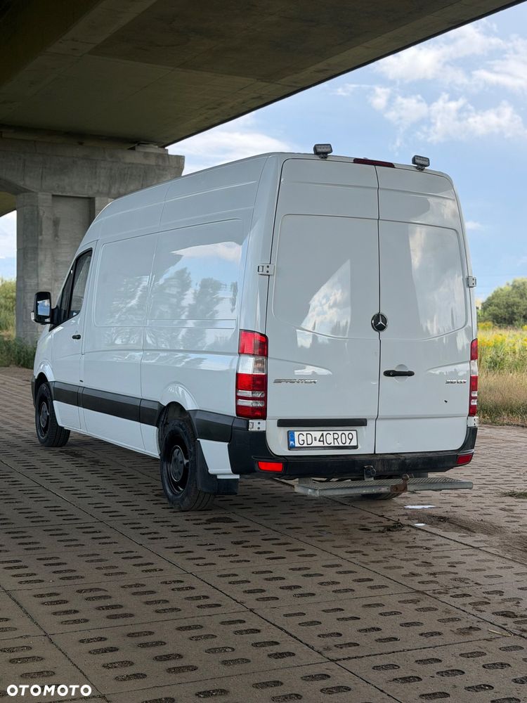 Mercedes-Benz Sprinter - 12