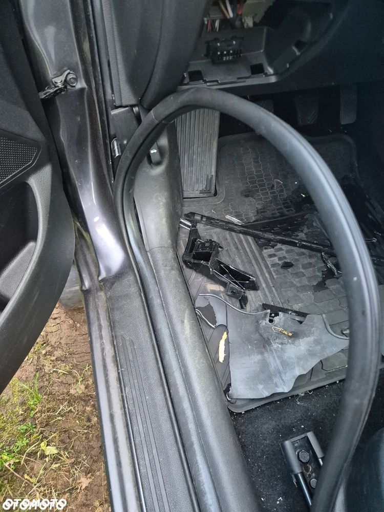 Hyundai i30 1.4 Premiere Comfort - 4