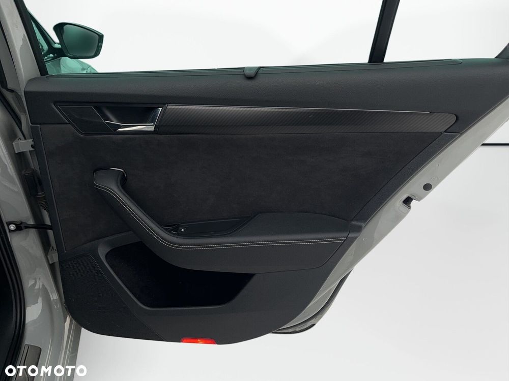 Skoda Superb 2.0 TDI SCR Sportline DSG - 15