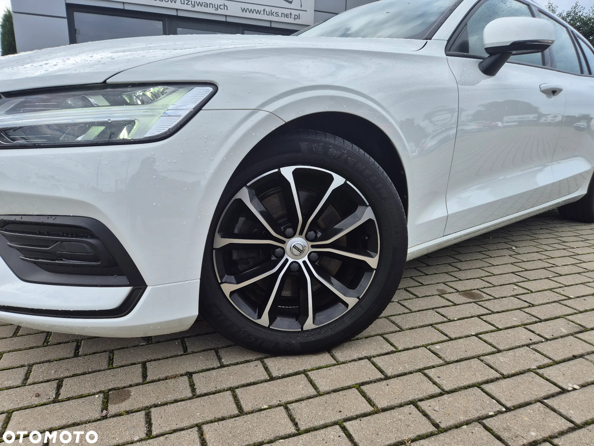 Volvo V60 B3 B DKG Momentum - 4