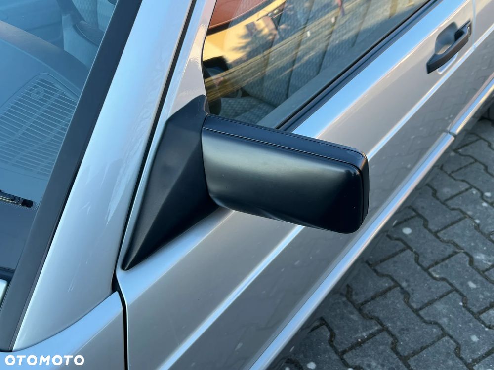 Mercedes-Benz W201 (190) - 23