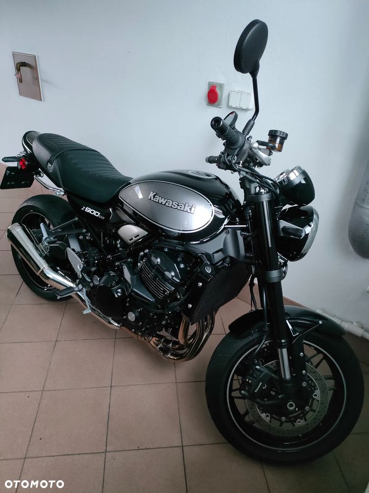 Kawasaki Z 900 RS - 3