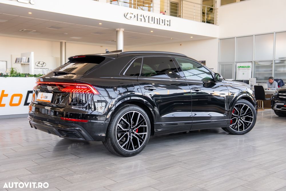 Audi Q8 55 TFSIe quattro tiptronic - 12