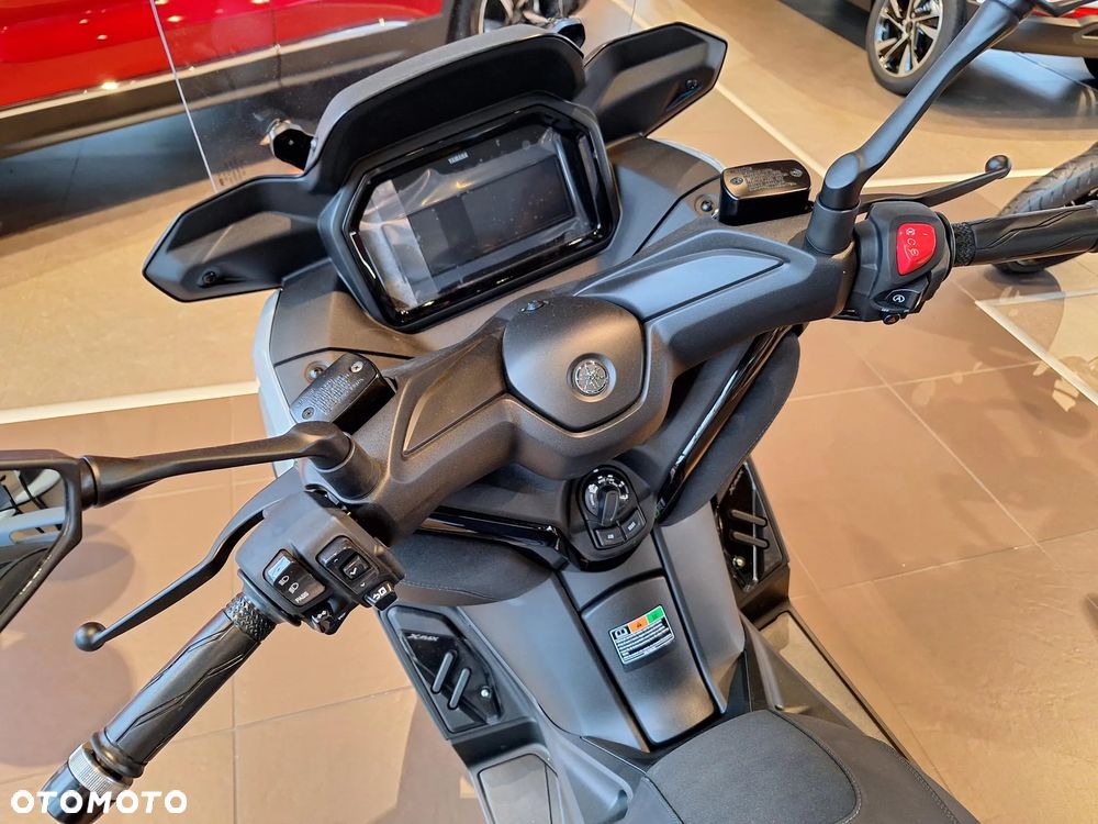 Yamaha X-max - 9