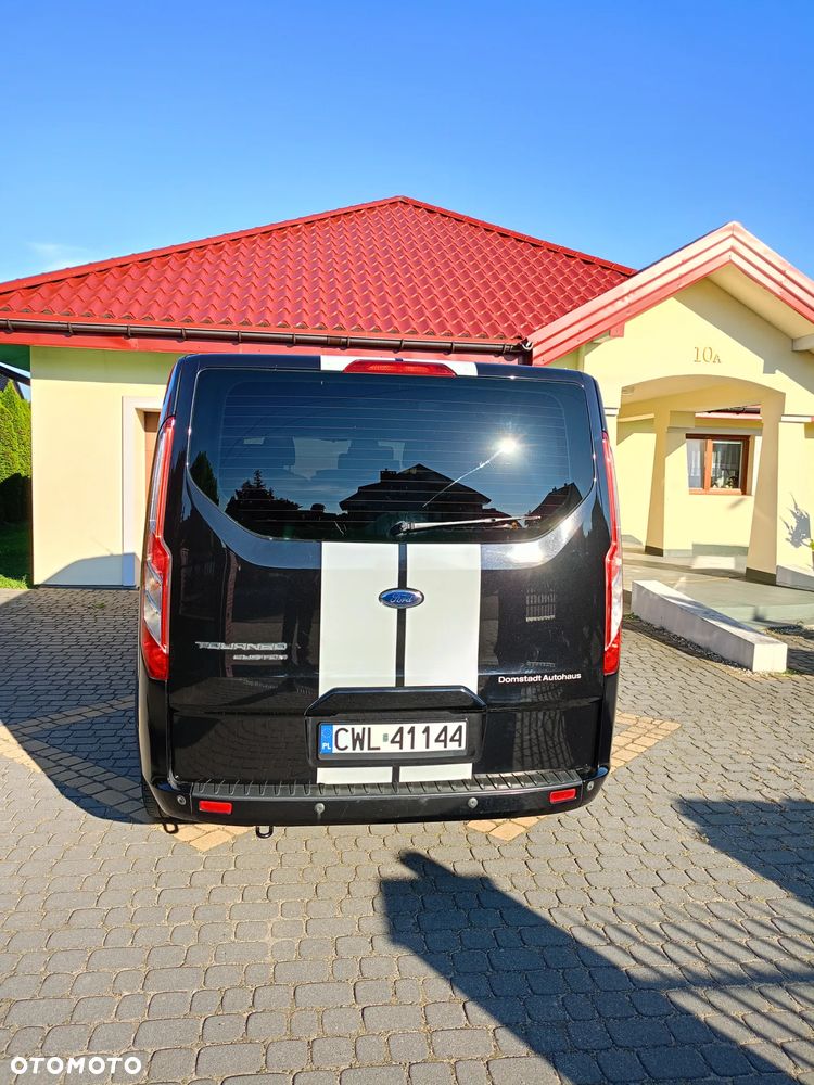 Ford Tourneo Custom - 13