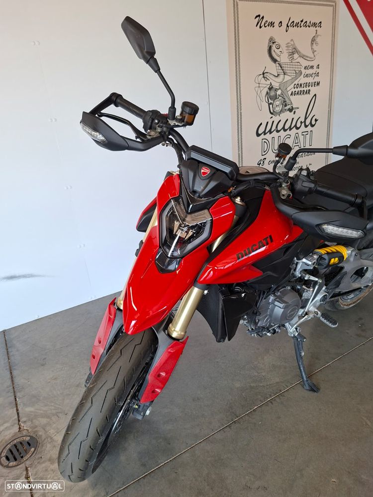 Ducati Hypermotard V2 - 10