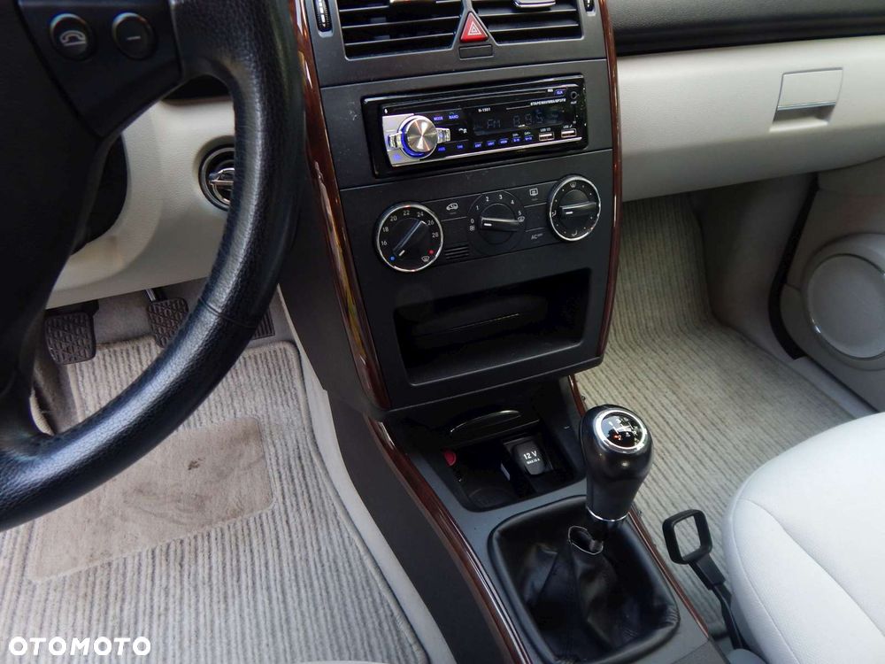 Mercedes-Benz Klasa A 150 Elegance First - 29