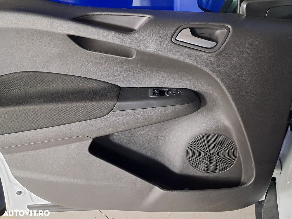 Ford Tourneo Courier - 13