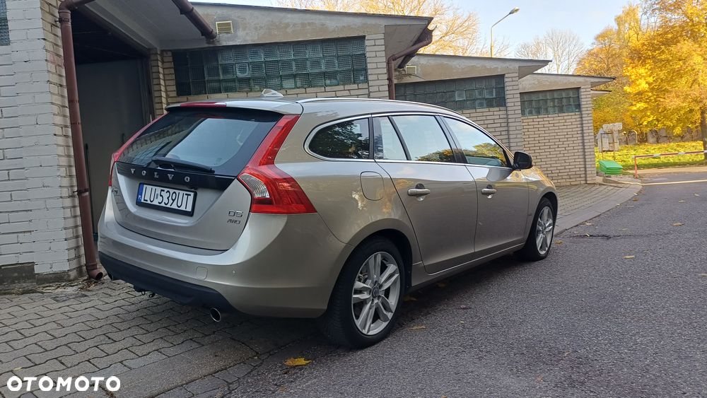 Volvo V60 D5 AWD Summum - 13