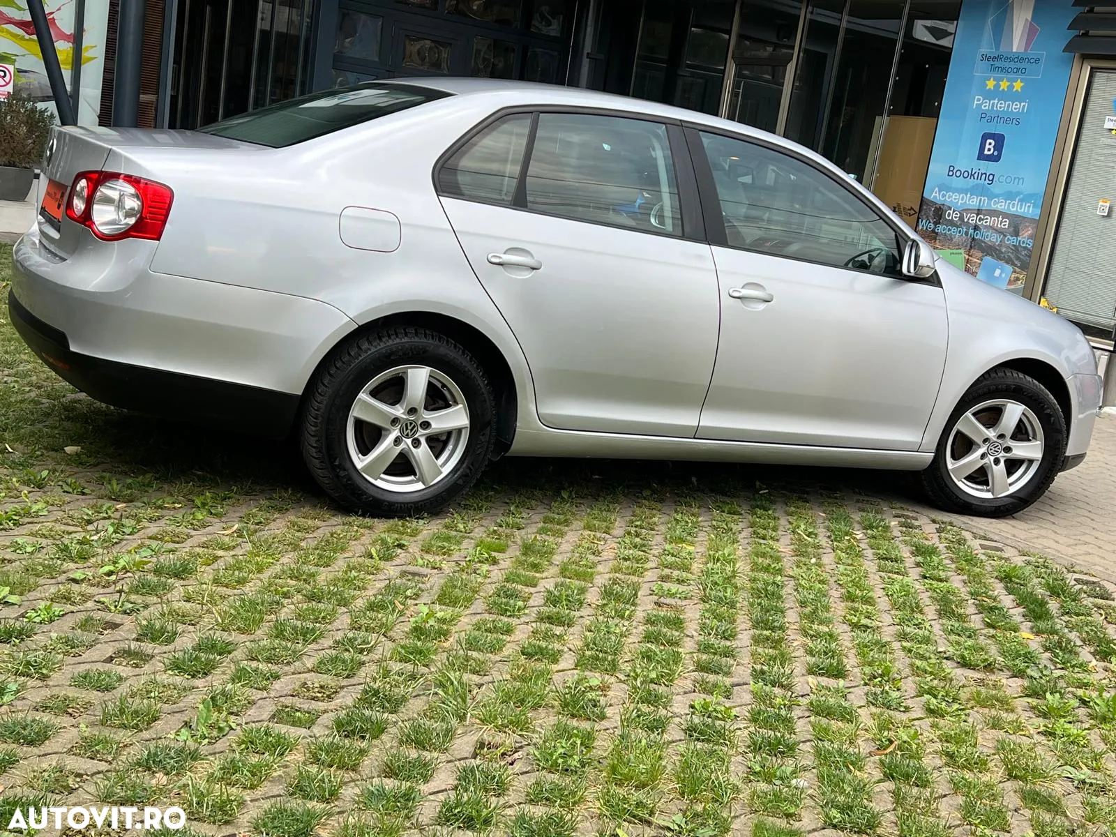 Volkswagen Jetta 1.6 Trendline - 4